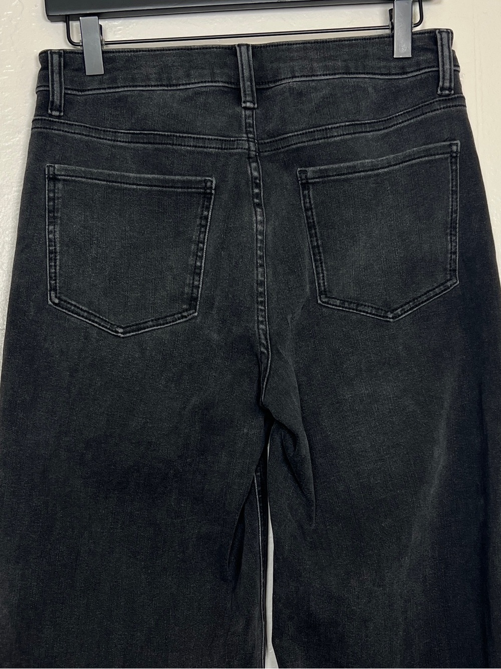 QUINCE Women’s Size 29 X 32 Faded Black Bella Stretch Wide Leg Jeans - Picture 8 of 16